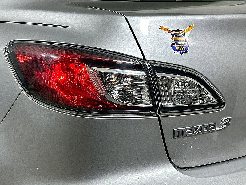 Used 2012 MAZDA MAZDA3 i Sport image 21