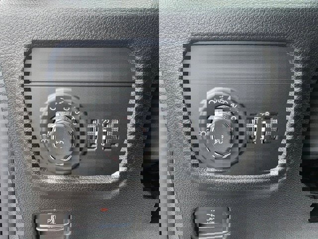 New 2025 Jeep Grand Cherokee L Limited w/ Trailer Tow Package image 17