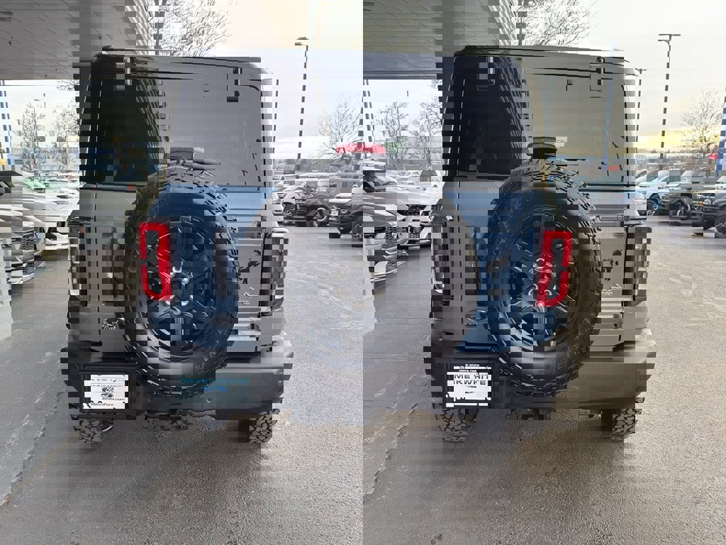 New 2025 Ford Bronco Outer Banks w/ Black Appearance Package image 5