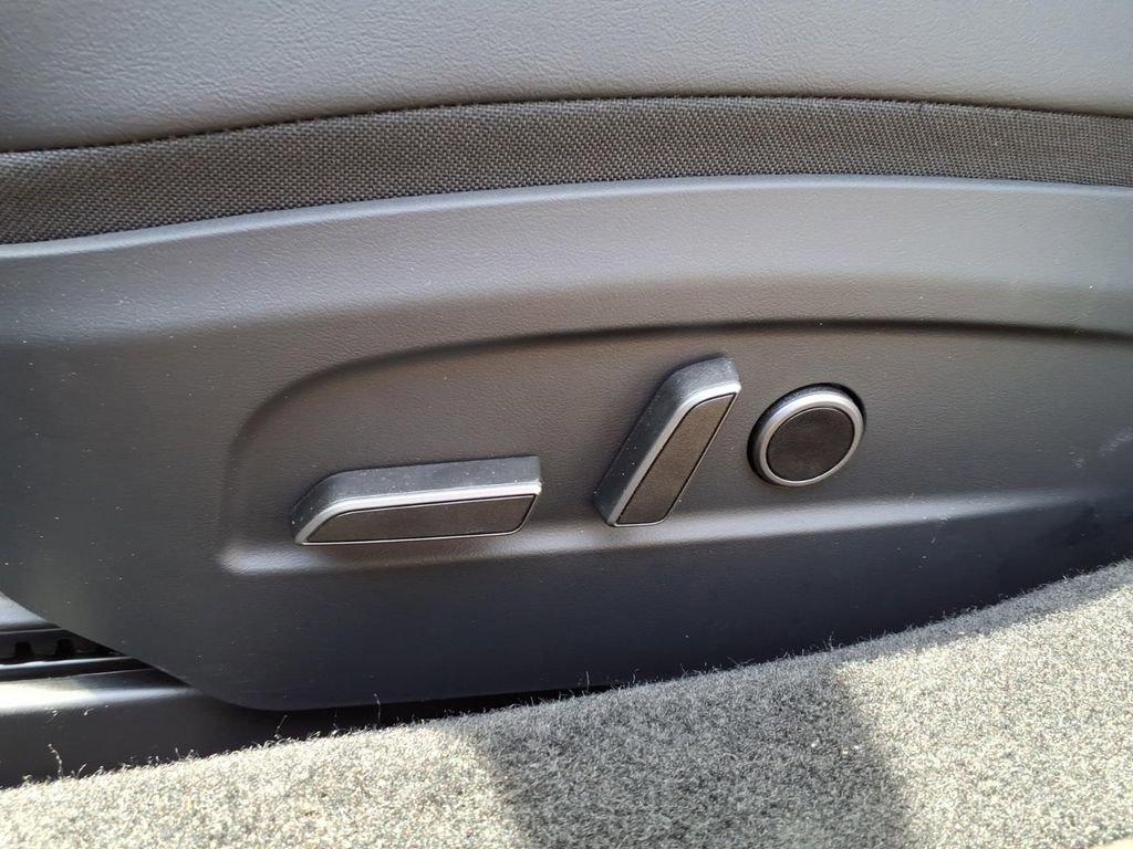 Used 2025 Tesla Model 3 Long Range RWD image 16