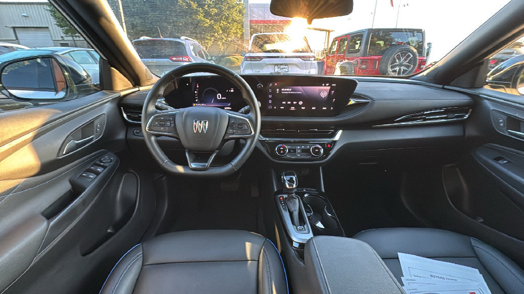 Used 2025 Buick Envista Sport Touring FWD image 8