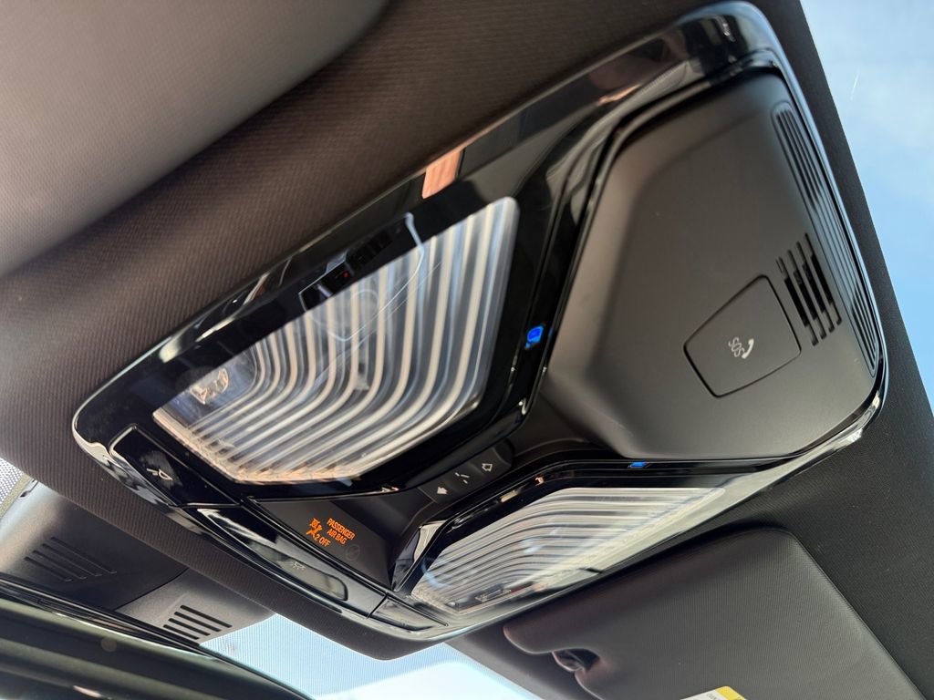 Certified 2025 BMW 230i xDrive Coupe w/ M Sport Package AWD/4WD image 32