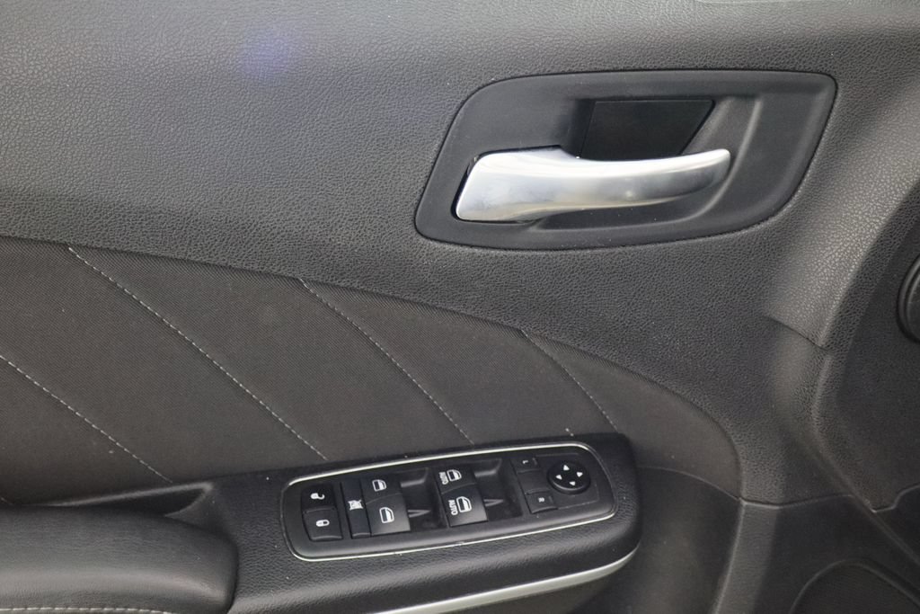 Used 2021 Dodge Charger SXT RWD image 13