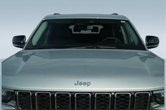 Used 2023 Jeep Grand Cherokee L Limited AWD/4WD image 45