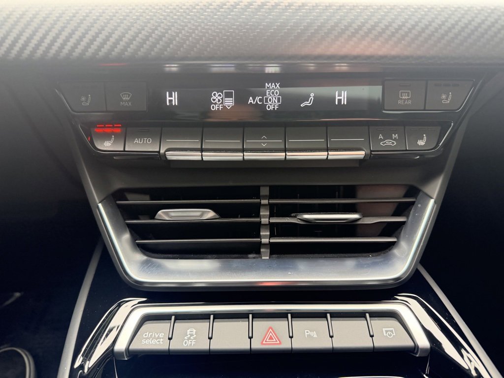 Used 2023 Audi e-tron GT Premium Plus w/ Performance Package image 33