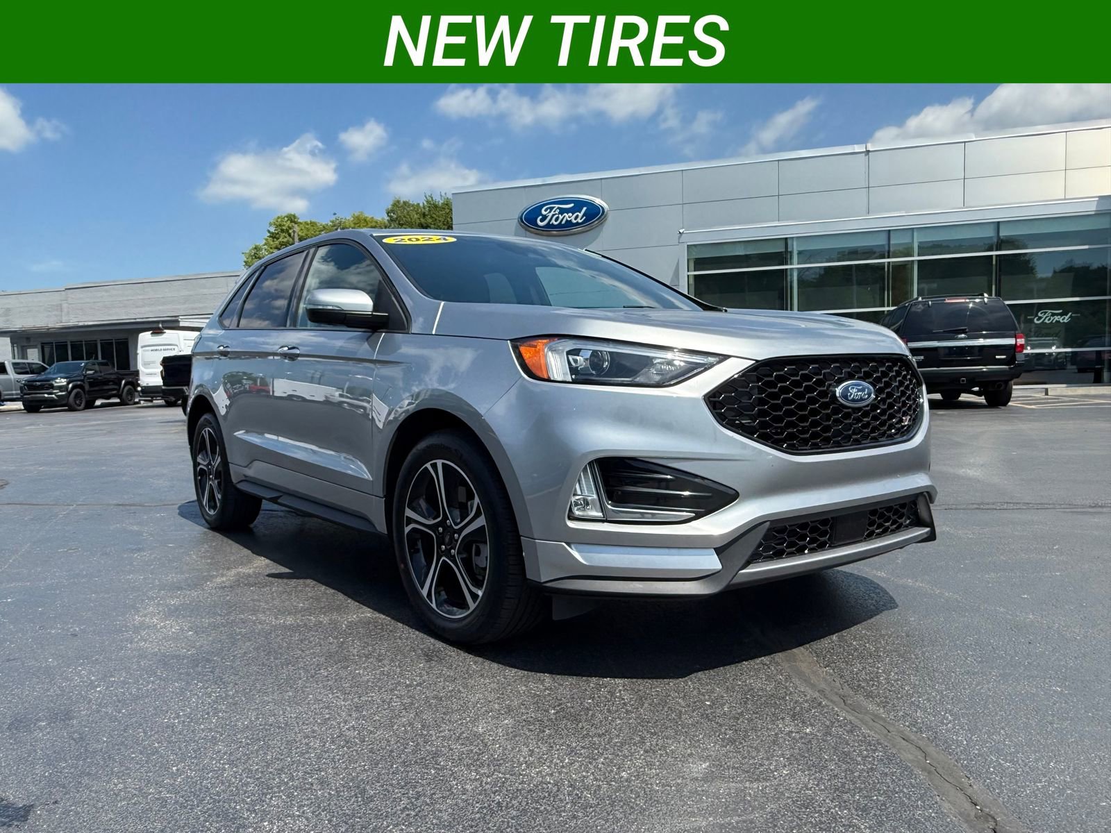 Used 2024 Ford Edge ST image 4