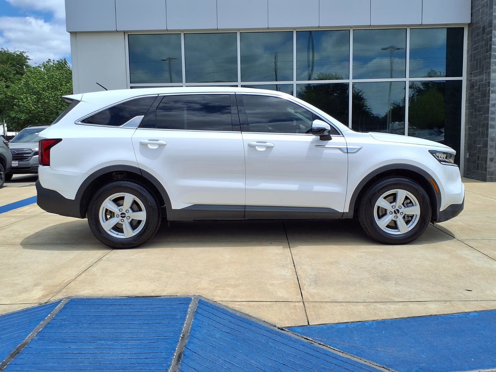 Used 2022 Kia Sorento LX FWD image 26