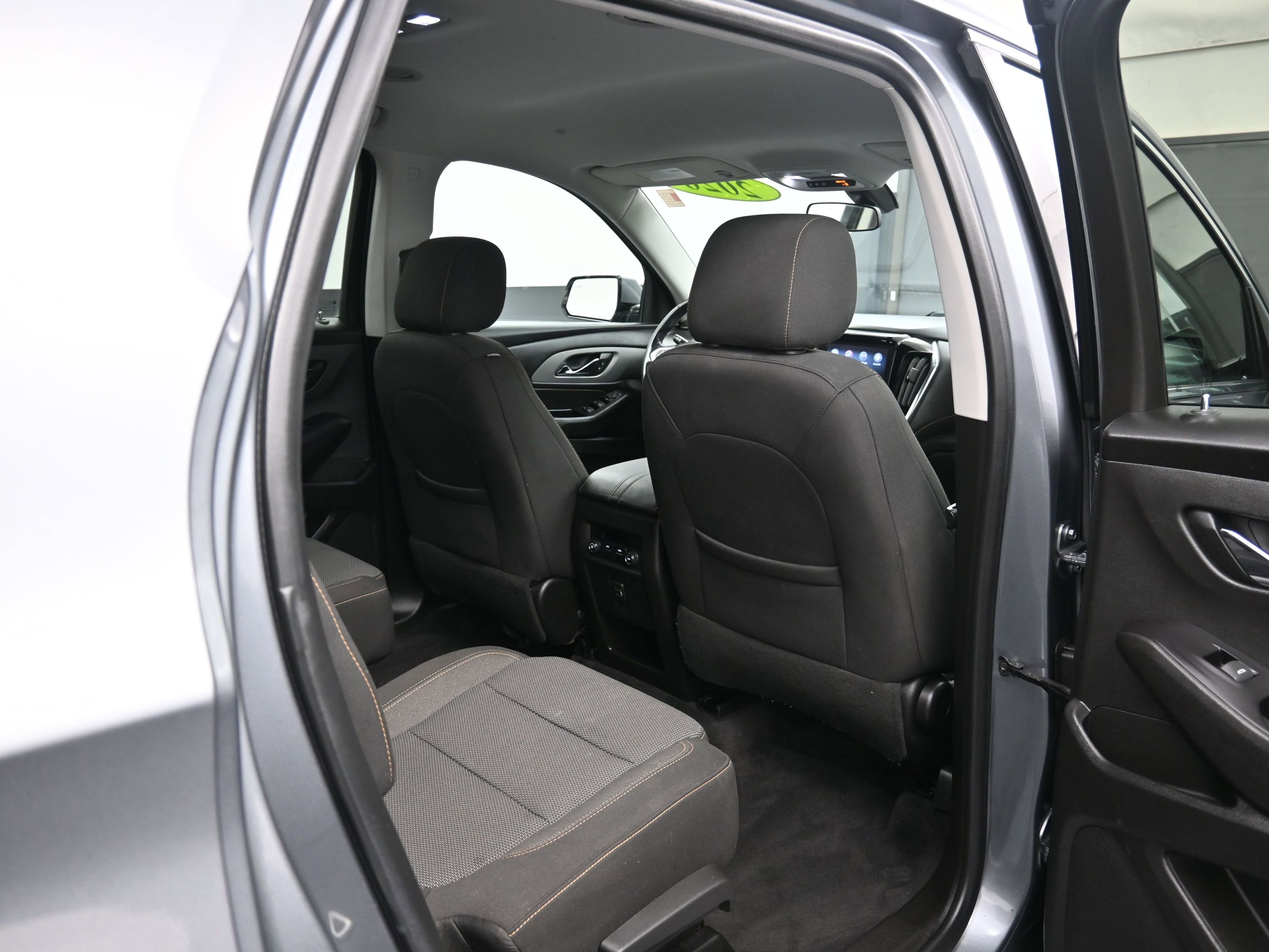 Used 2020 Chevrolet Traverse LT w/ LPO, Black Accent Package image 48