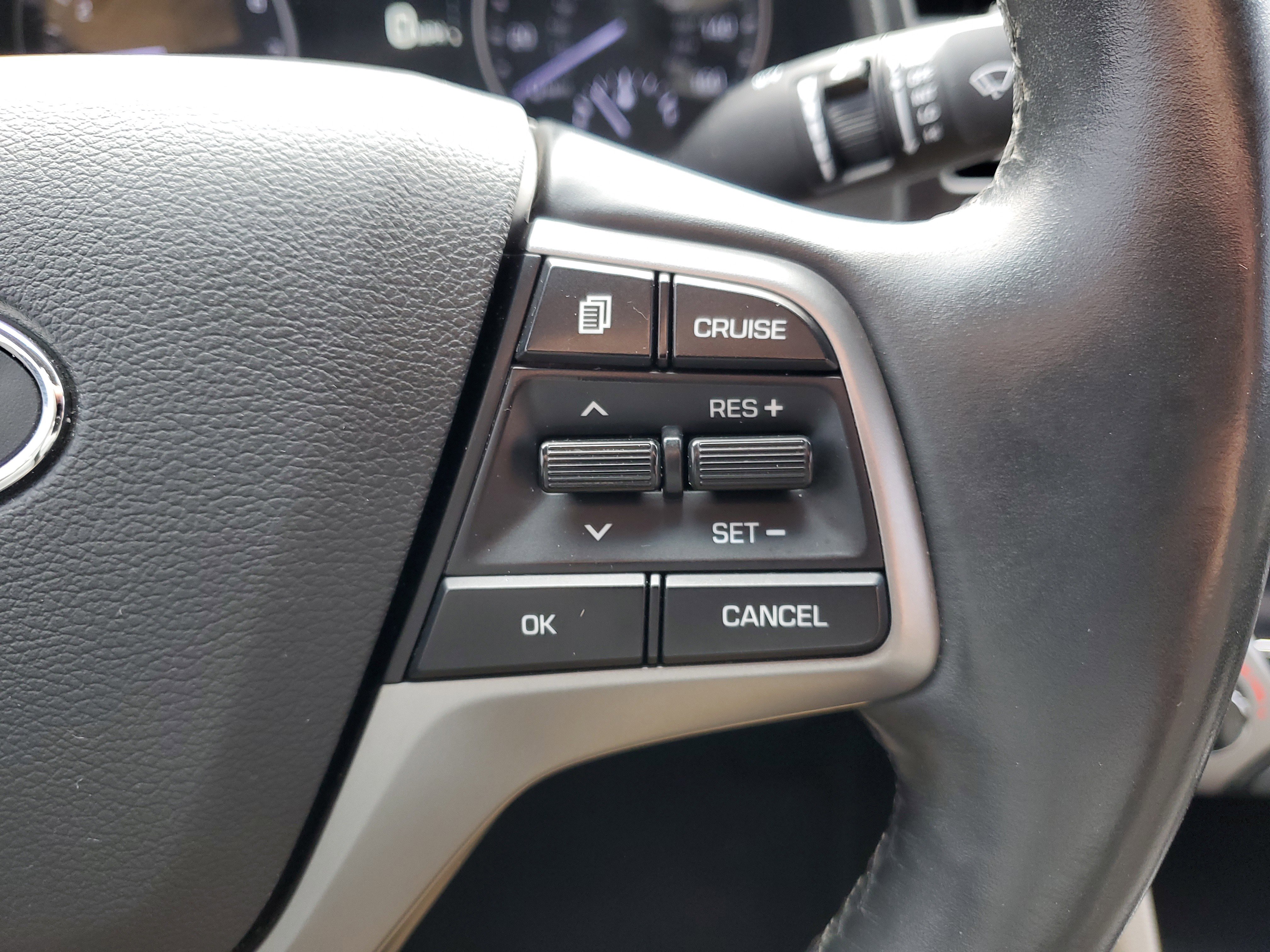 Used 2017 Hyundai Elantra Limited w/ Limited Tech Package 04 image 7