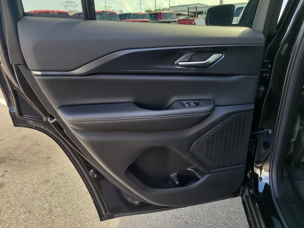 New 2026 Jeep Grand Cherokee Laredo X RWD image 12