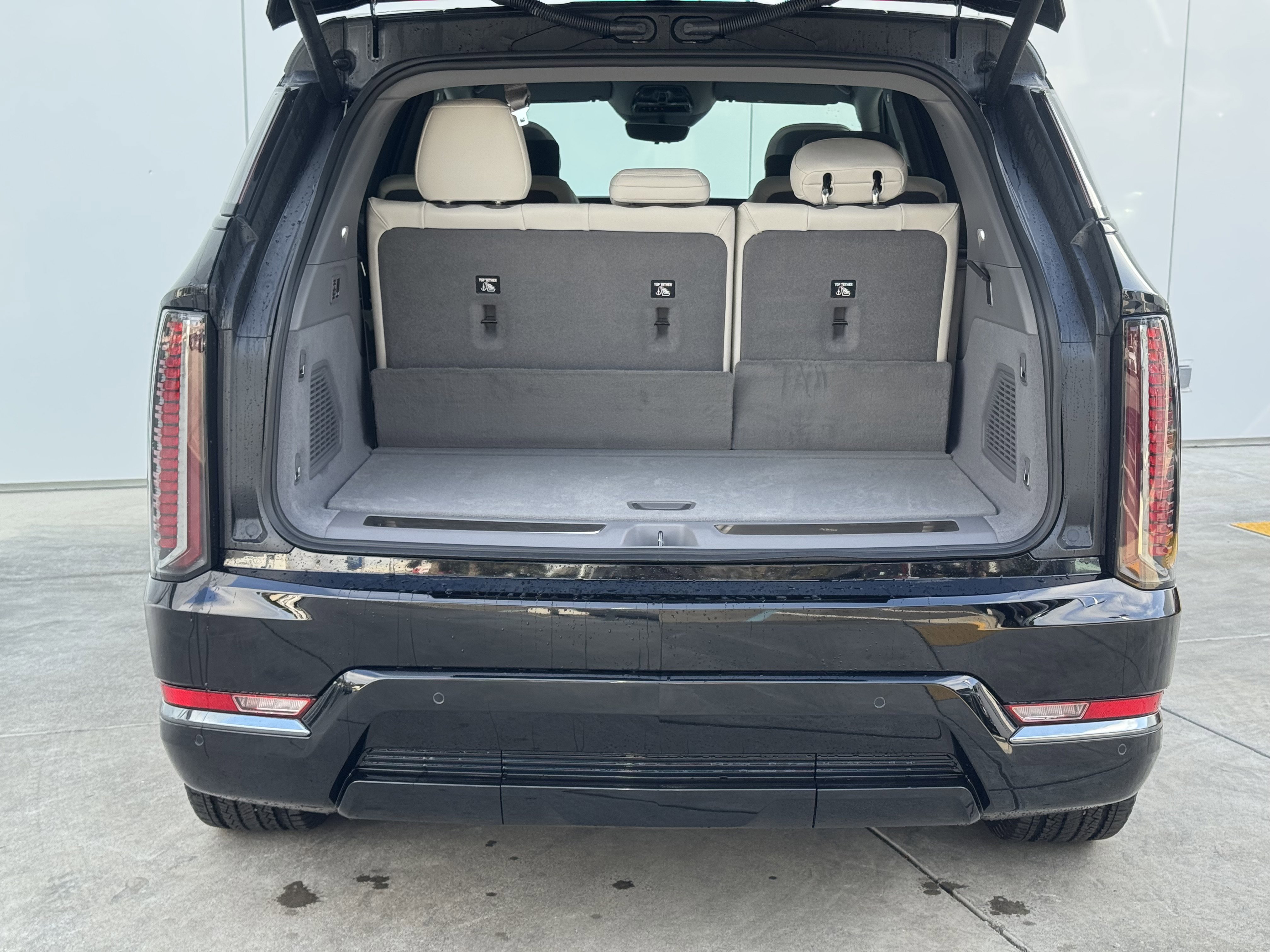 New 2025 Cadillac Escalade IQ Sport 1 w/ LPO, ONYX Package image 9