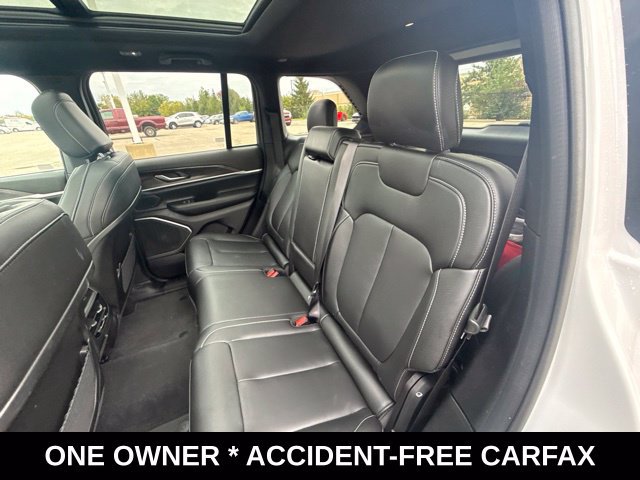 Used 2026 Jeep Grand Cherokee Limited w/ Limited Altitude Package AWD/4WD image 33