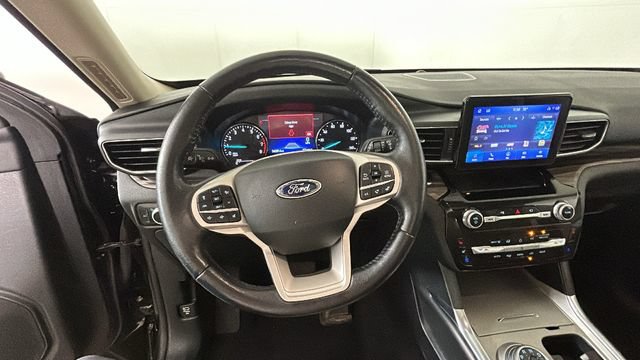 Used 2022 Ford Explorer Limited w/ Equipment Group 301A AWD/4WD image 15