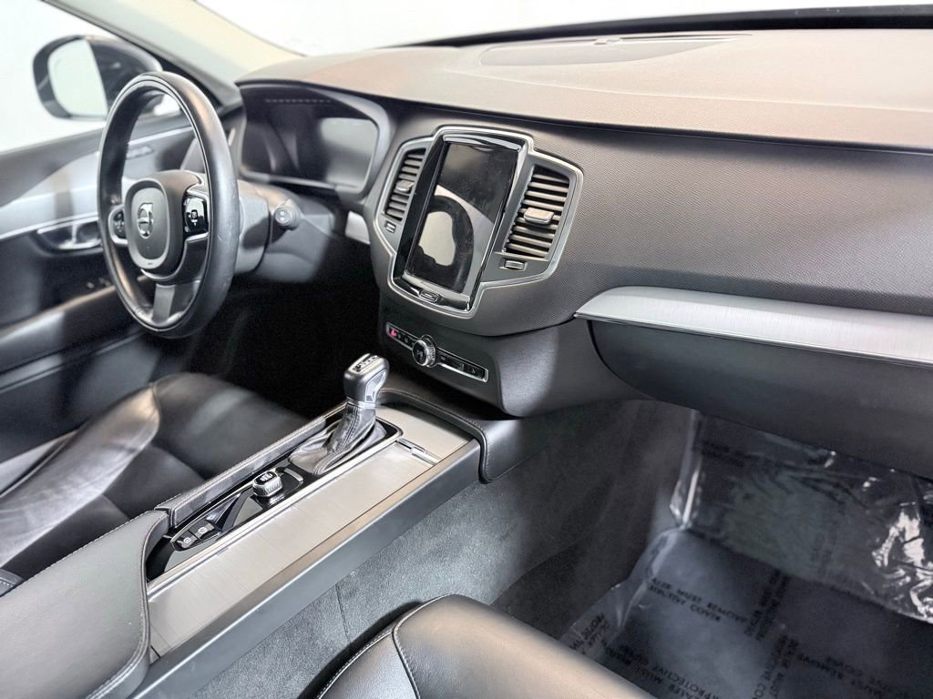 Used 2022 Volvo XC90 T5 Momentum w/ Climate Package image 23
