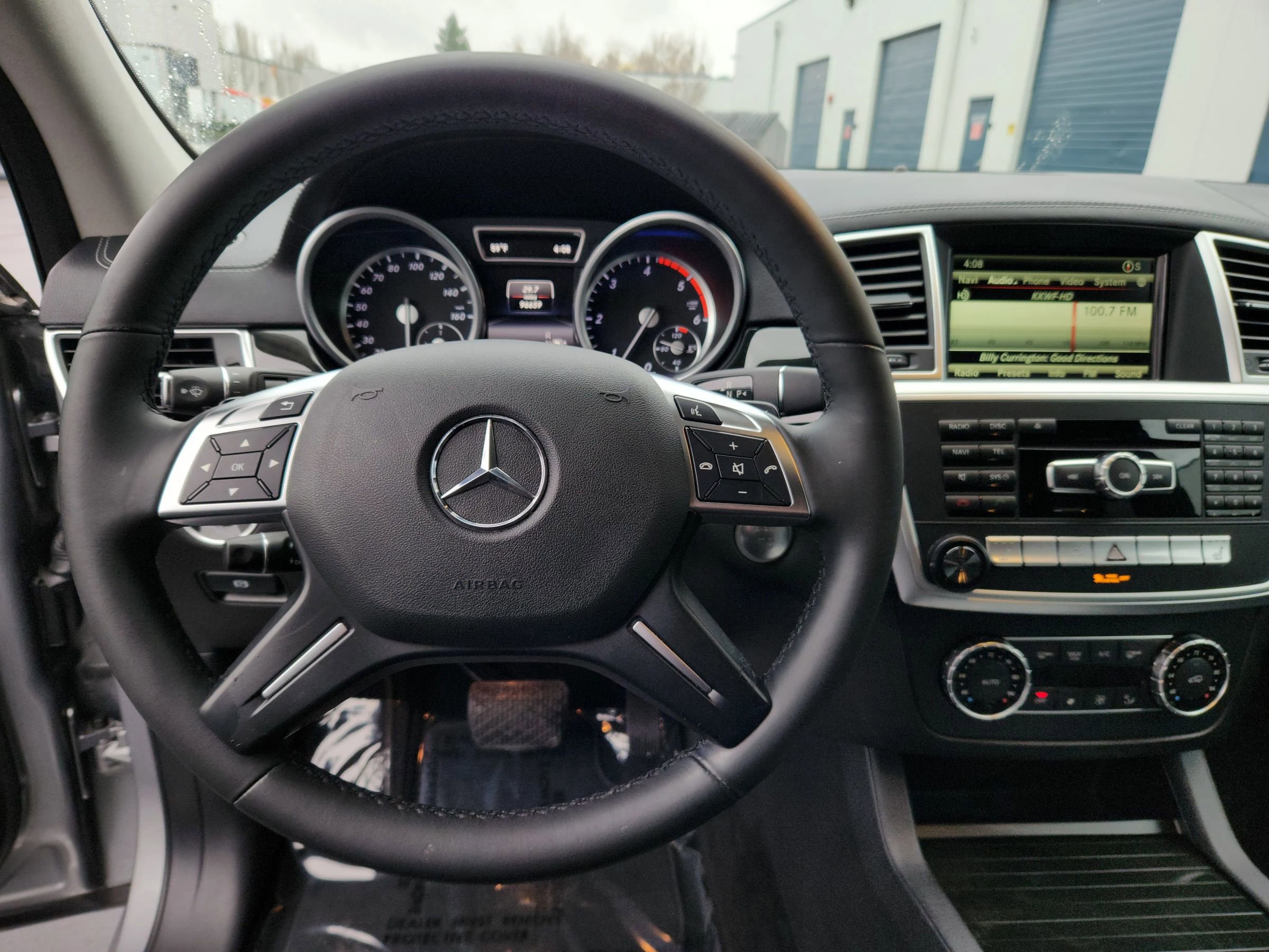 Used 2016 Mercedes-Benz GL 320 BlueTEC 4MATIC w/ Premium I Package image 9