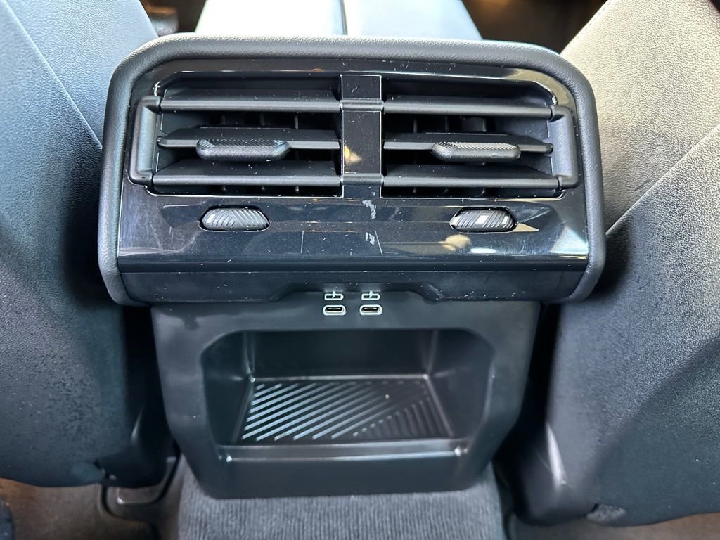 Used 2025 BMW 530i xDrive 530i xDrive w/ Premium Package image 13