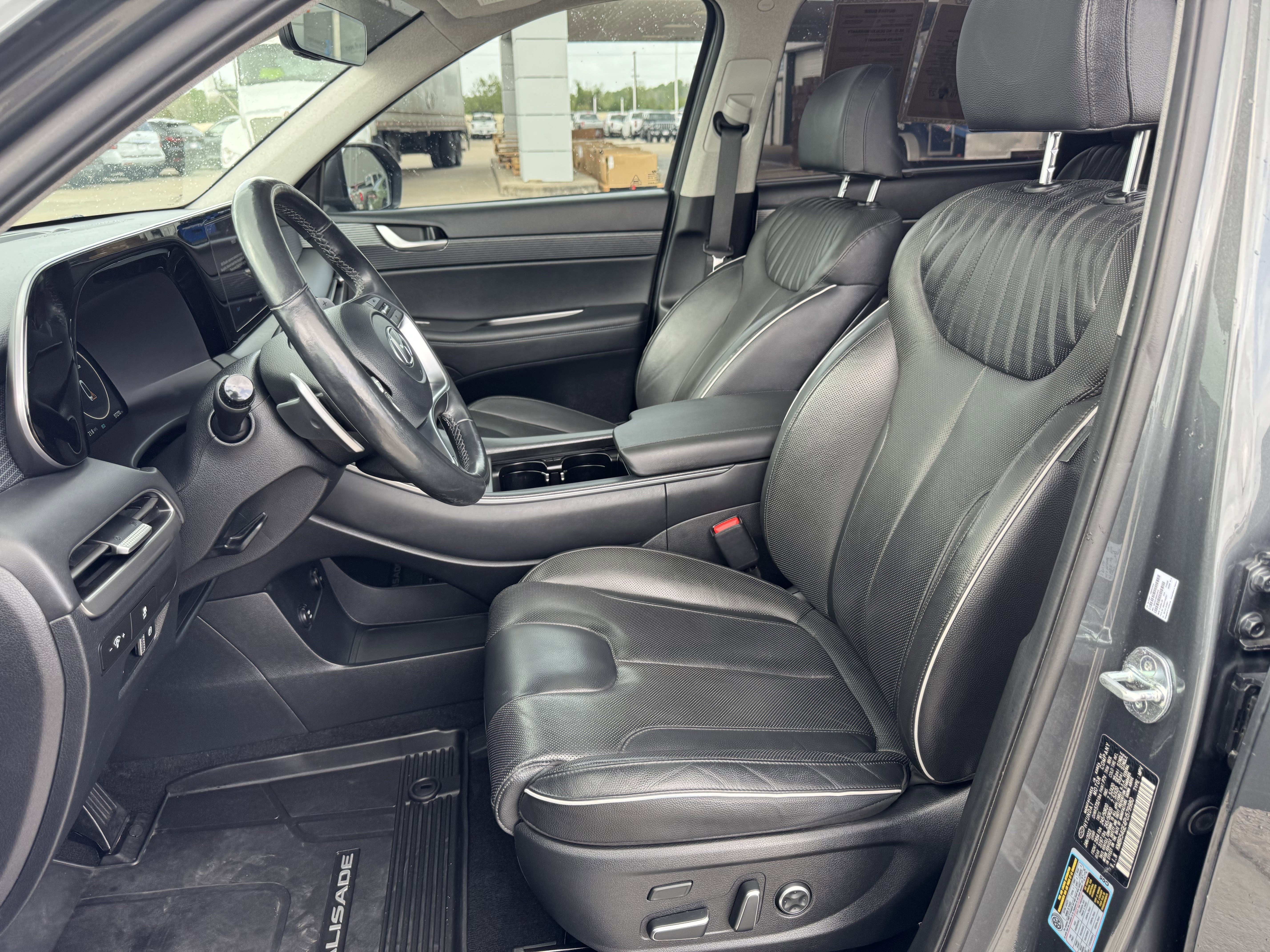 Used 2023 Hyundai Palisade Limited image 28