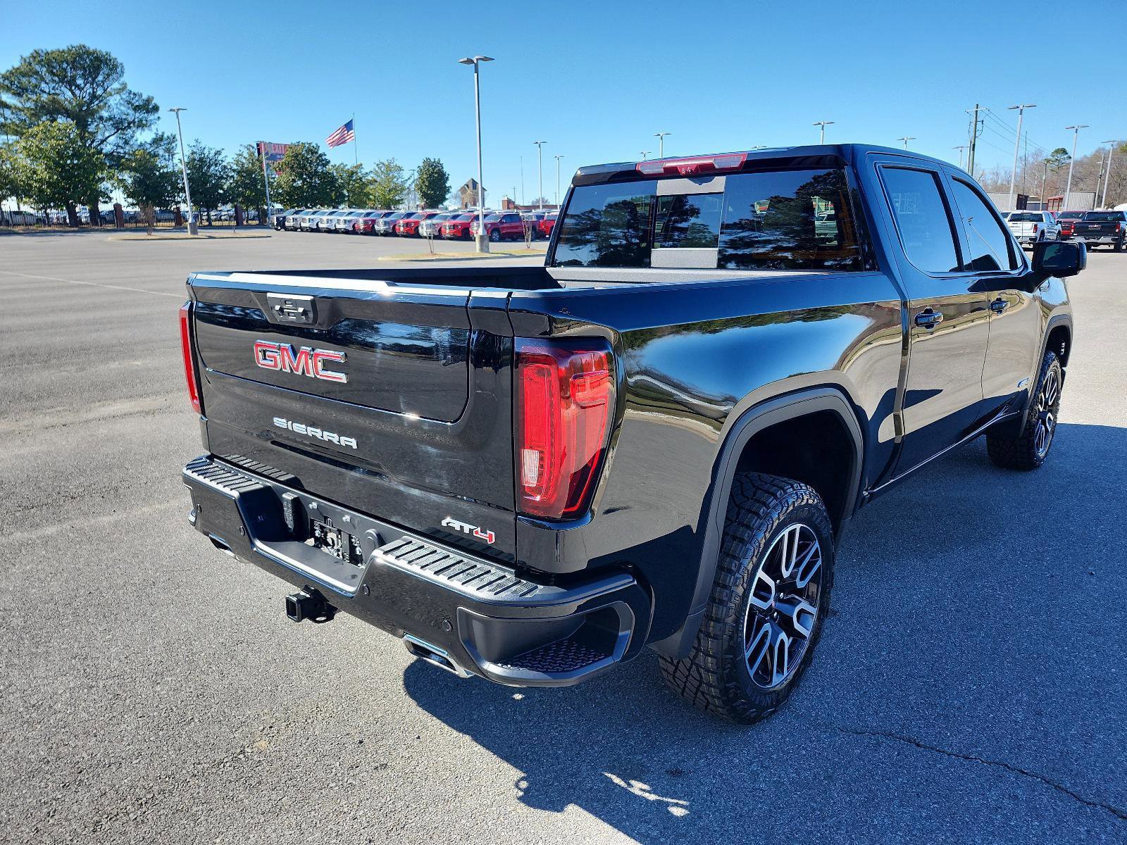 Used 2024 GMC Sierra 1500 AT4 w/ Technology Package image 3