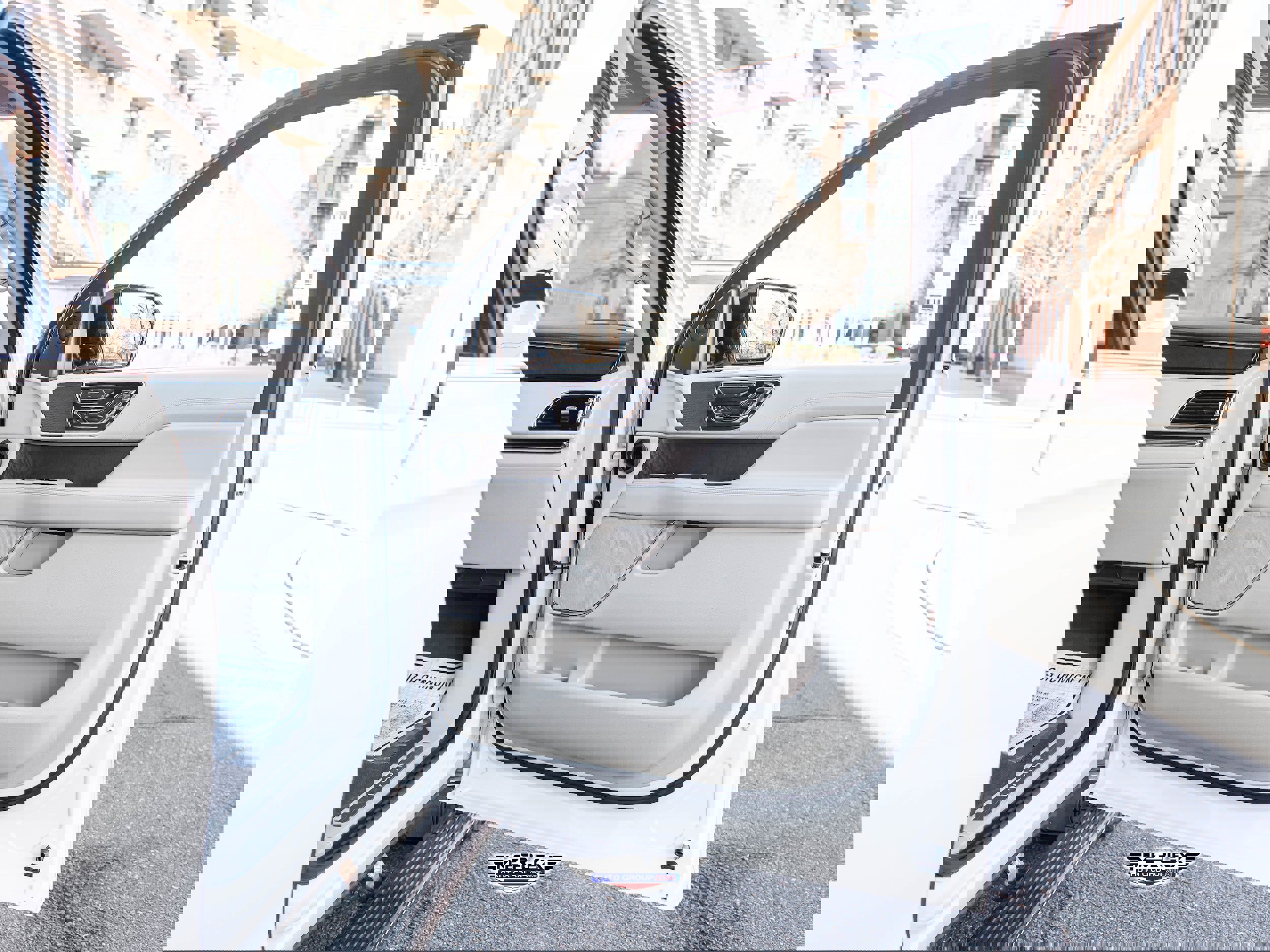 Used 2018 Lincoln Navigator Select w/ Technology Package image 48