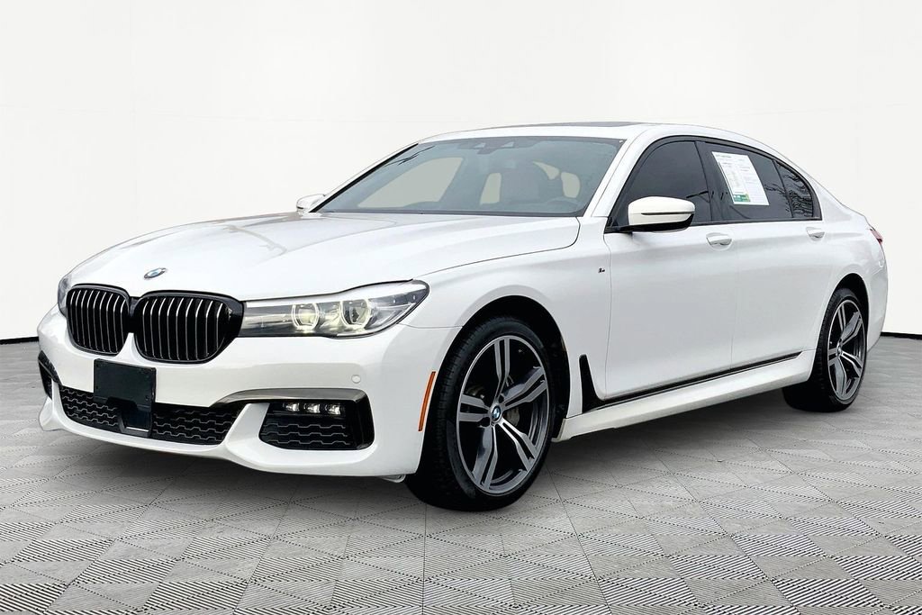 Used 2019 BMW 740i w/ Executive Package image 3