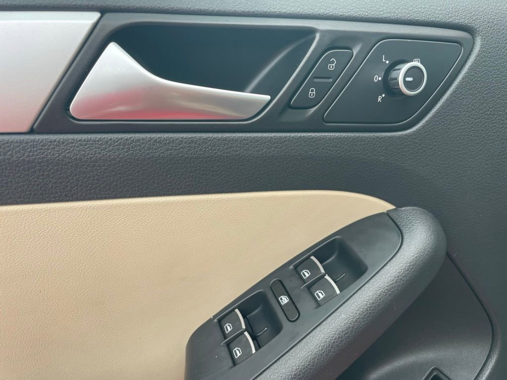 Used 2014 Volkswagen Jetta SE image 23