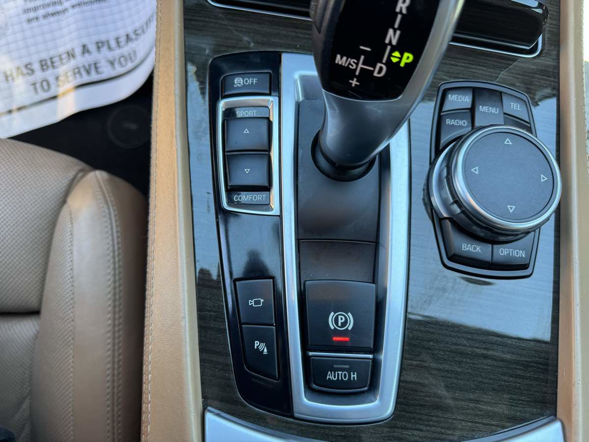 Used 2015 BMW 740Li image 21