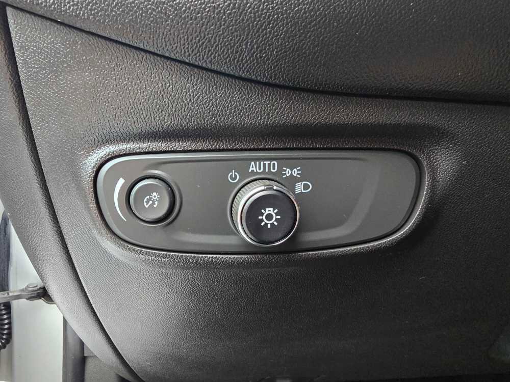 Used 2019 Chevrolet Equinox LT image 20