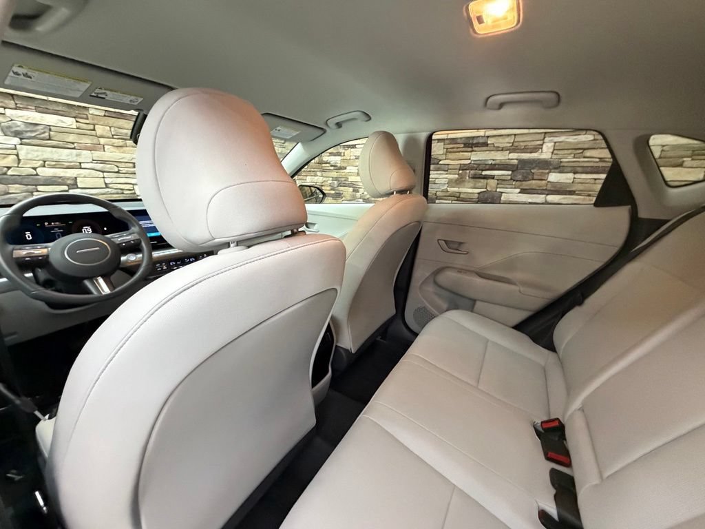 Used 2024 Hyundai Kona SEL AWD/4WD image 45