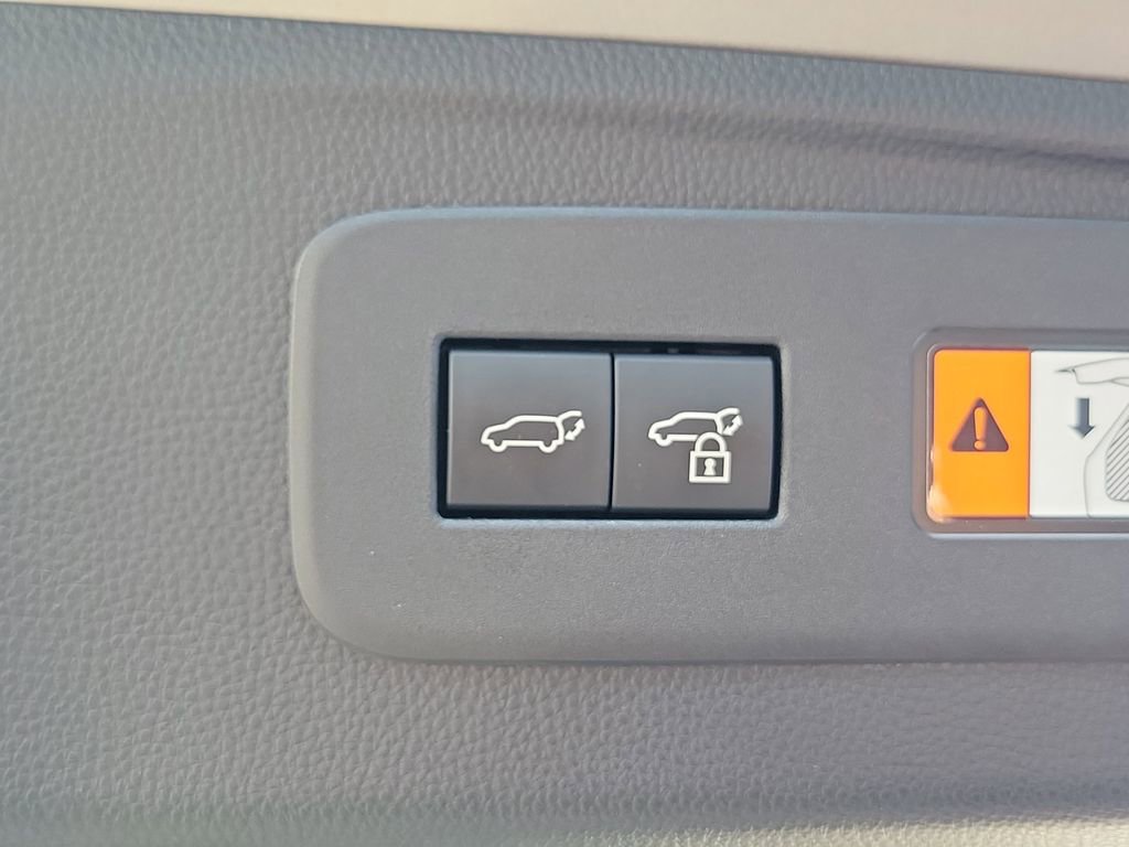 Used 2024 Lexus GX 550 w/ Accessory Package (31) image 28