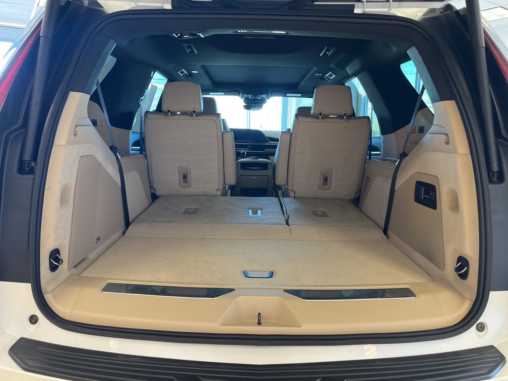 Certified 2024 Cadillac Escalade Premium Luxury AWD/4WD image 10