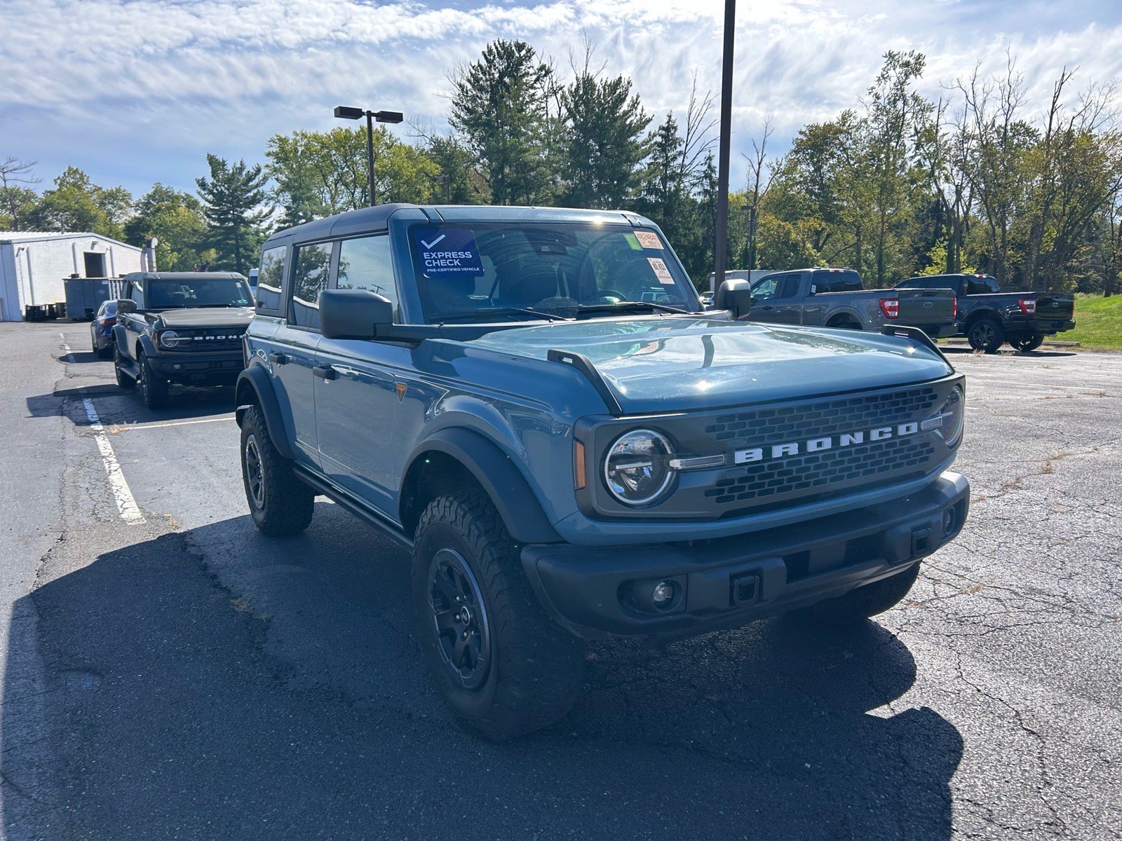 Used 2023 Ford Bronco Badlands AWD/4WD image 3