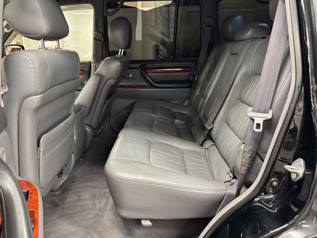 Used 2001 Lexus LX 470 4WD image 20