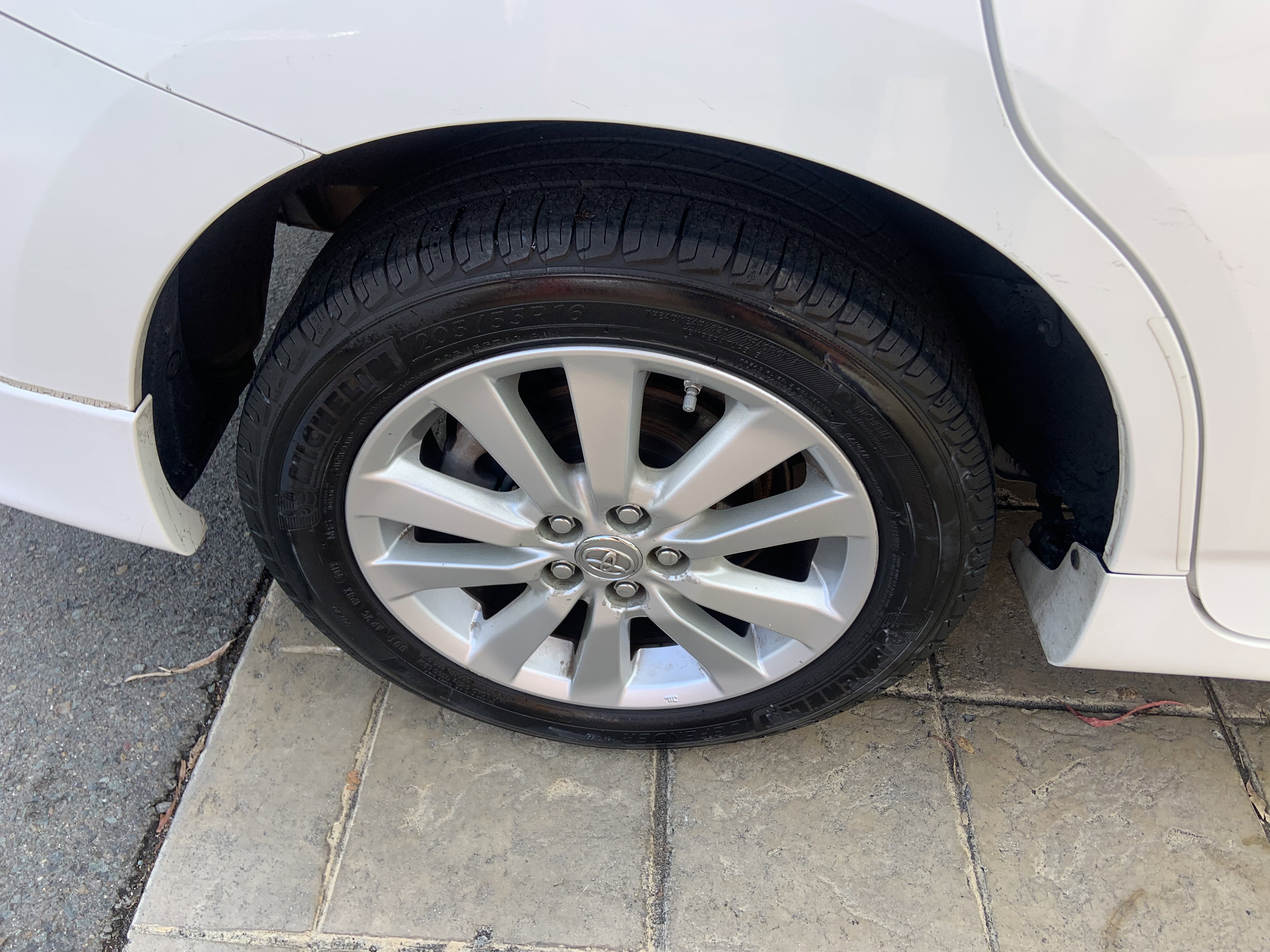 Used 2010 Toyota Matrix image 8