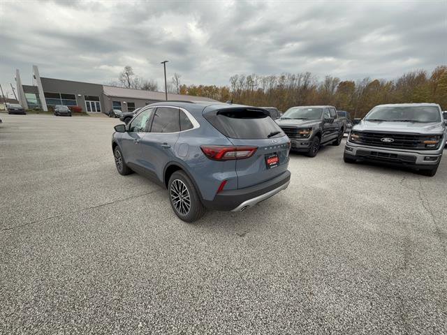 New 2026 Ford Escape SE image 3