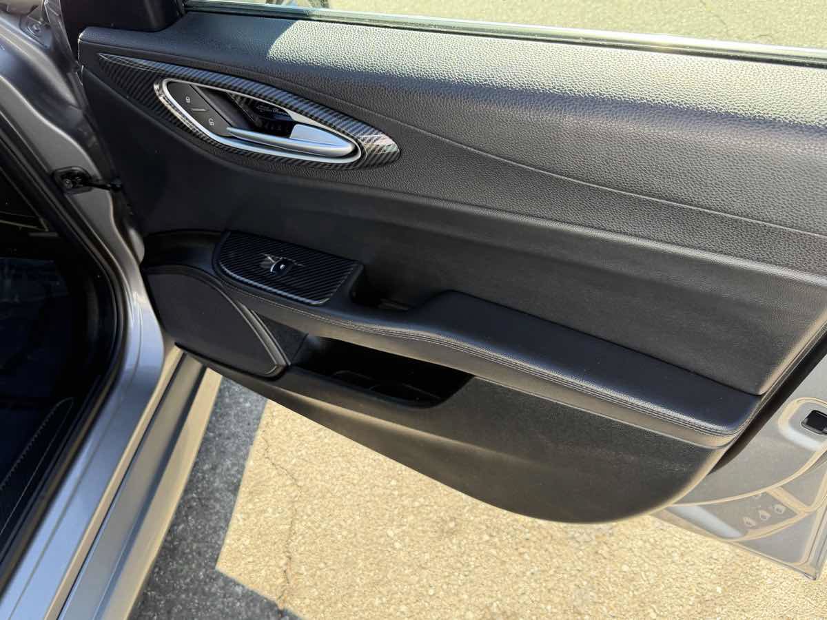 Used 2017 Alfa Romeo Giulia RWD image 11