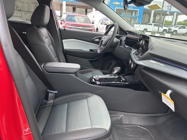 New 2026 Chevrolet Trax LT w/ Midnight Edition FWD image 29