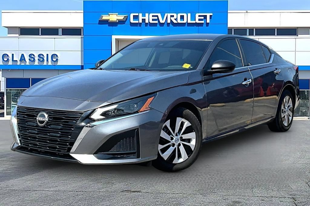 Used 2024 Nissan Altima 2.5 S FWD image 2