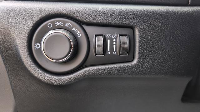 New 2026 Chrysler Voyager LX image 11