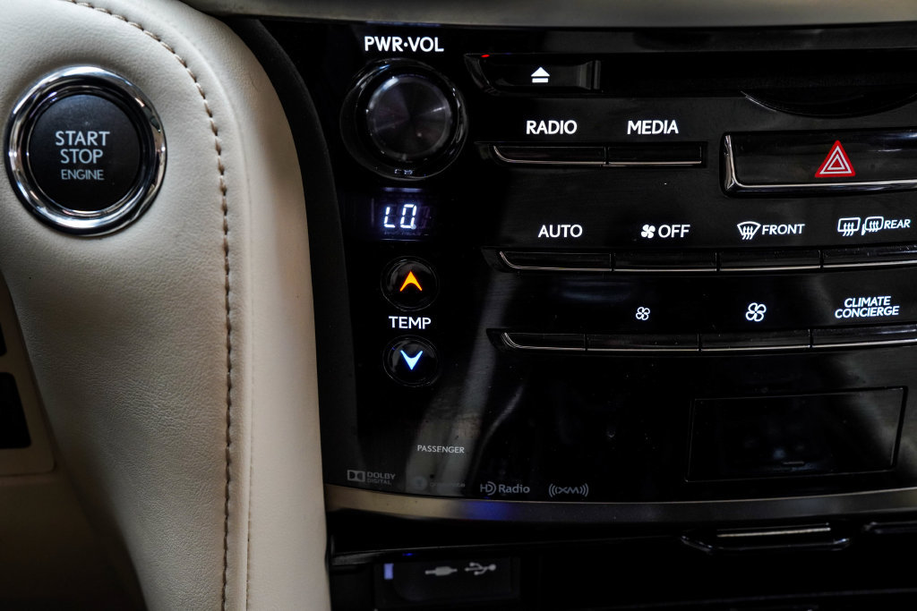 Used 2018 Lexus LX 570 4WD image 31
