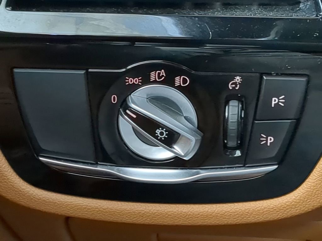 Used 2023 BMW 540i w/ M Sport Package image 30