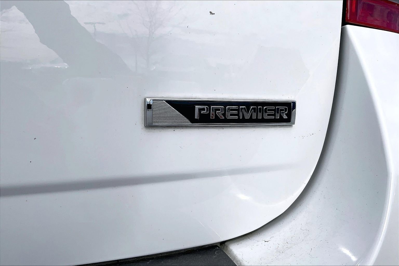 Used 2017 Chevrolet Equinox Premier w/ Enhanced Convenience Package image 32