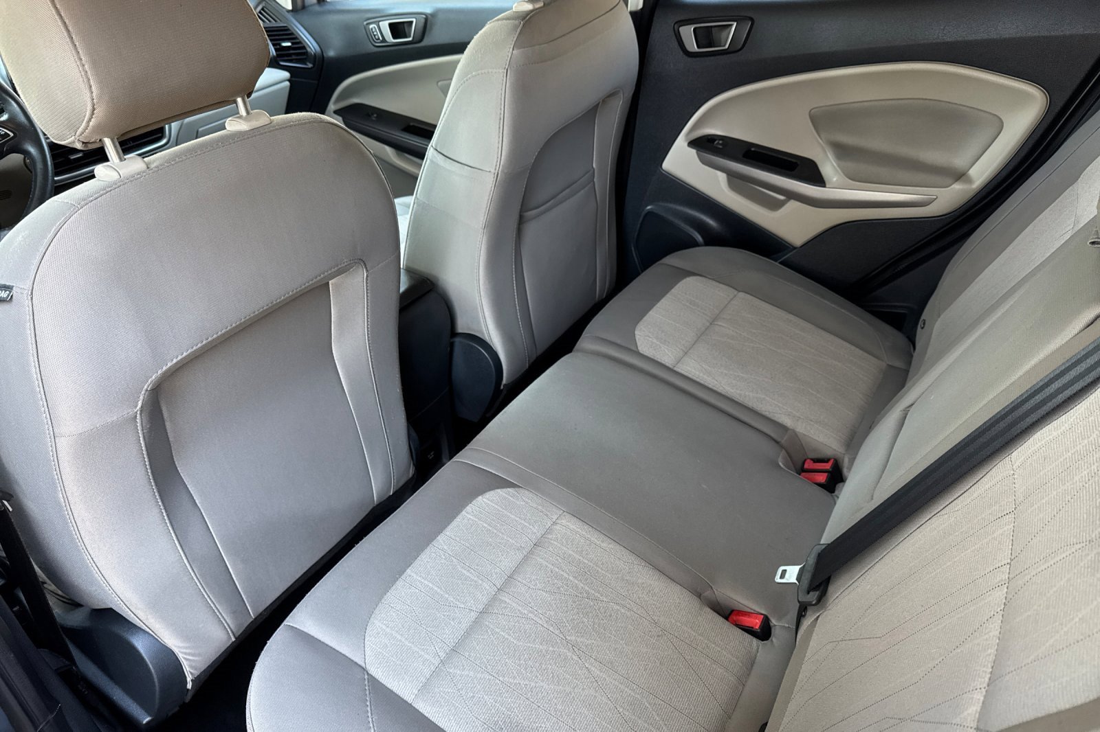 Used 2020 Ford EcoSport SE w/ SE Convenience Package image 11