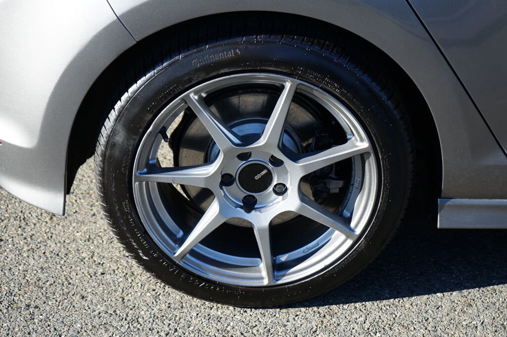 Used 2016 Volkswagen Golf R 4-Door image 11