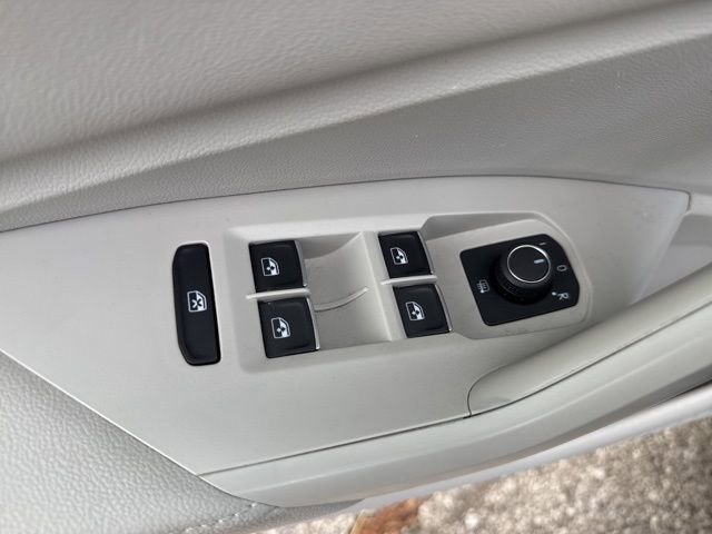 Certified 2023 Volkswagen Jetta SE image 24