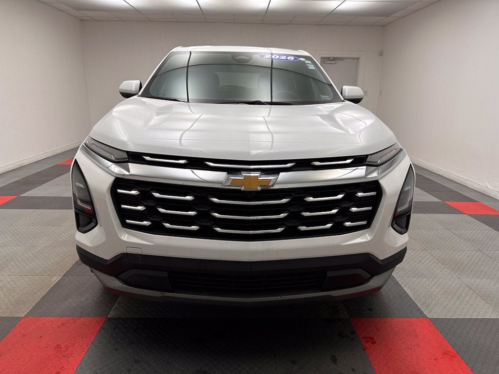 Used 2026 Chevrolet Equinox LT FWD image 2