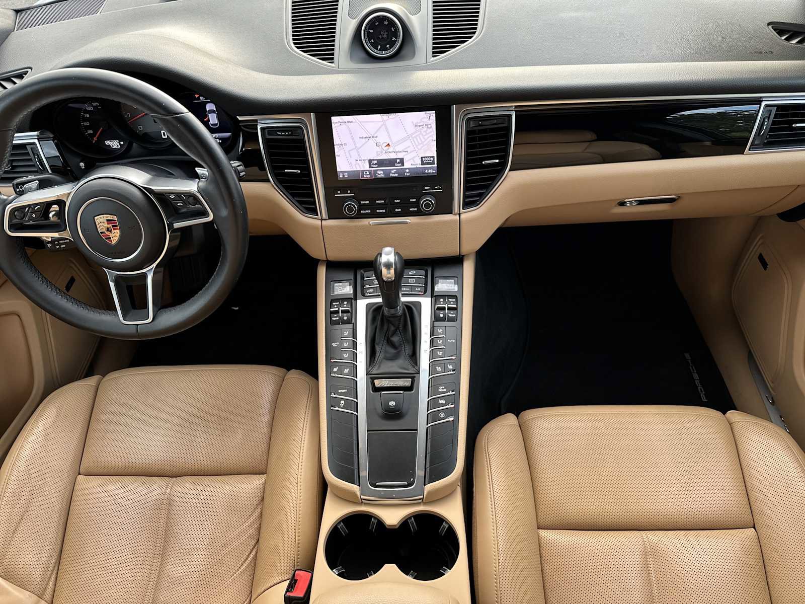 Used 2018 Porsche Macan S image 12