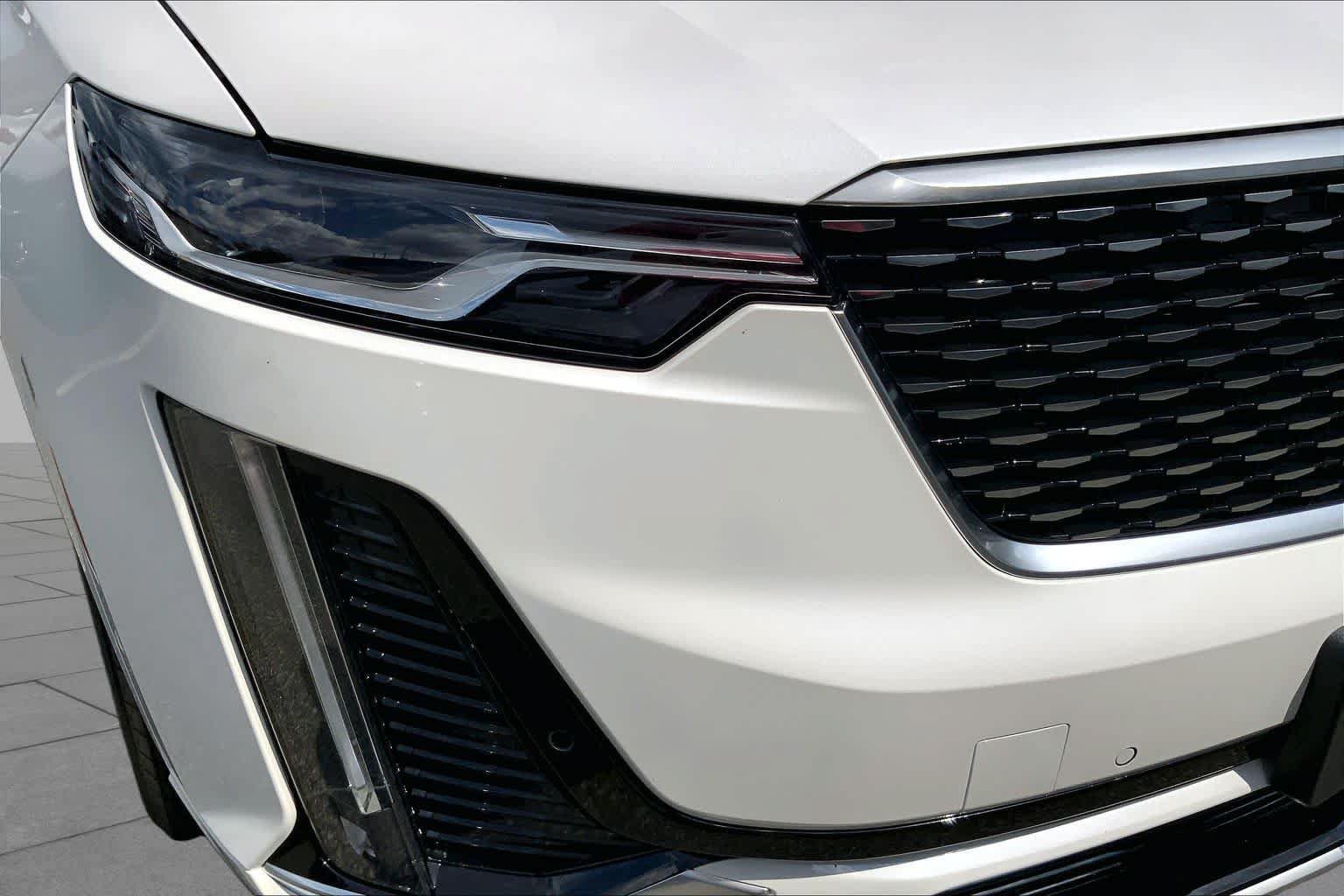 Used 2024 Cadillac XT6 Premium Luxury w/ Technology Package AWD/4WD image 25