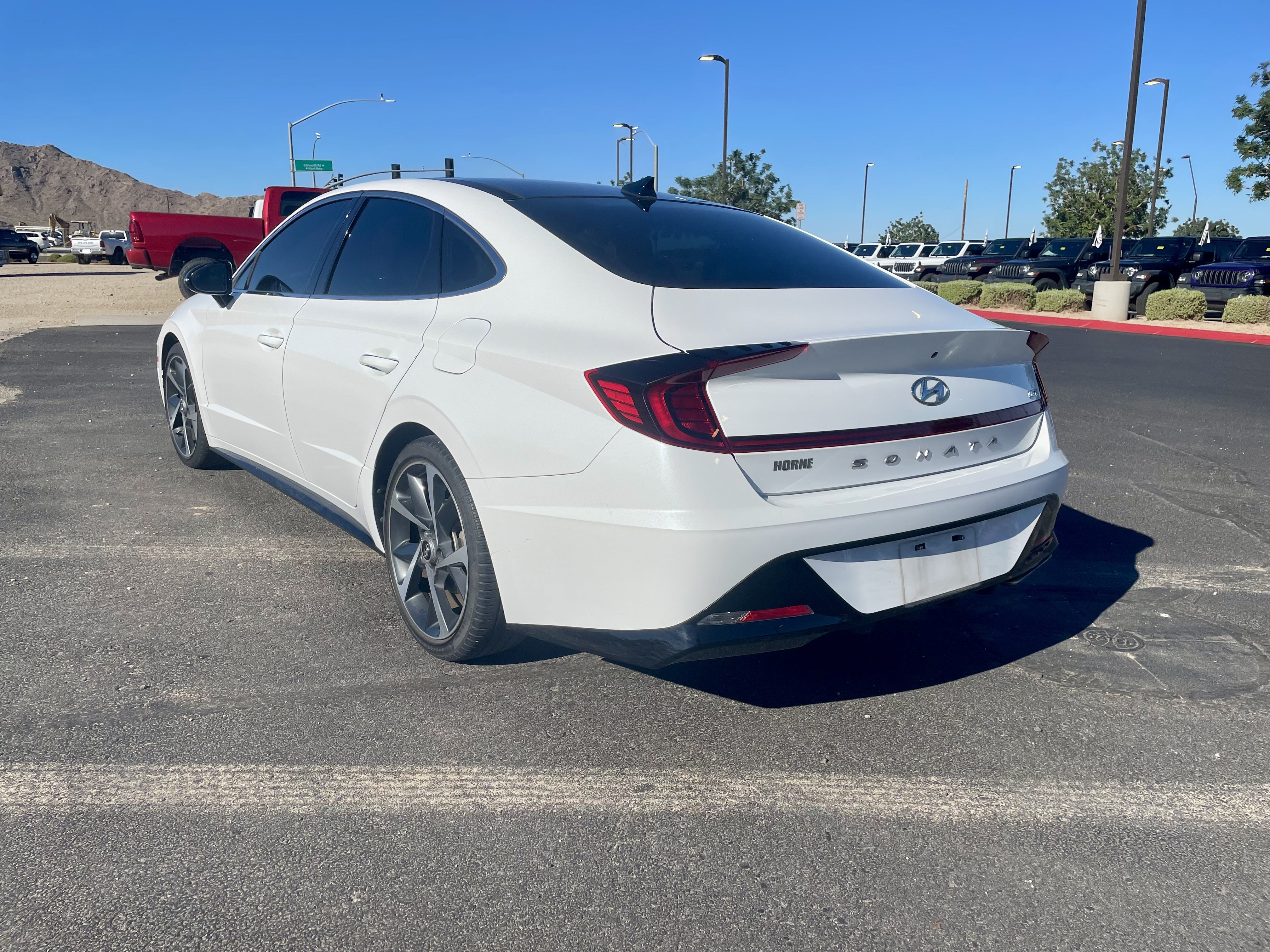Used 2023 Hyundai Sonata SEL Plus w/ Preferred Accessory Package FWD image 3