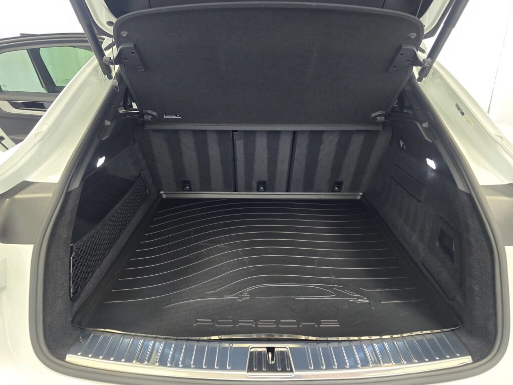 Certified 2025 Porsche Cayenne Coupe AWD/4WD image 12