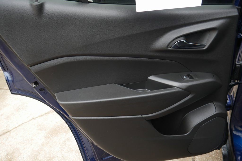 Used 2024 Chevrolet Trax LT w/ Driver Confidence Package image 29